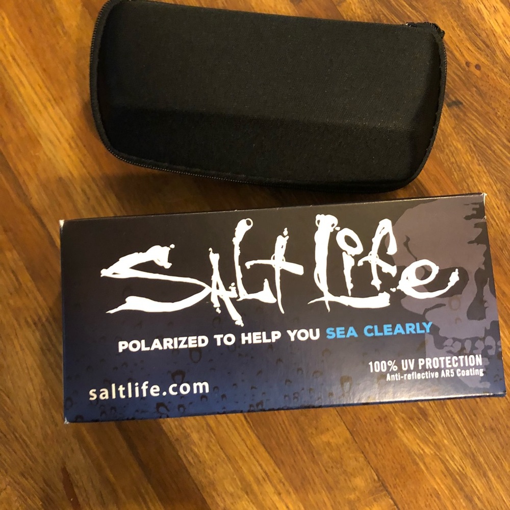 Brand new men’s Salt Life sunglasses